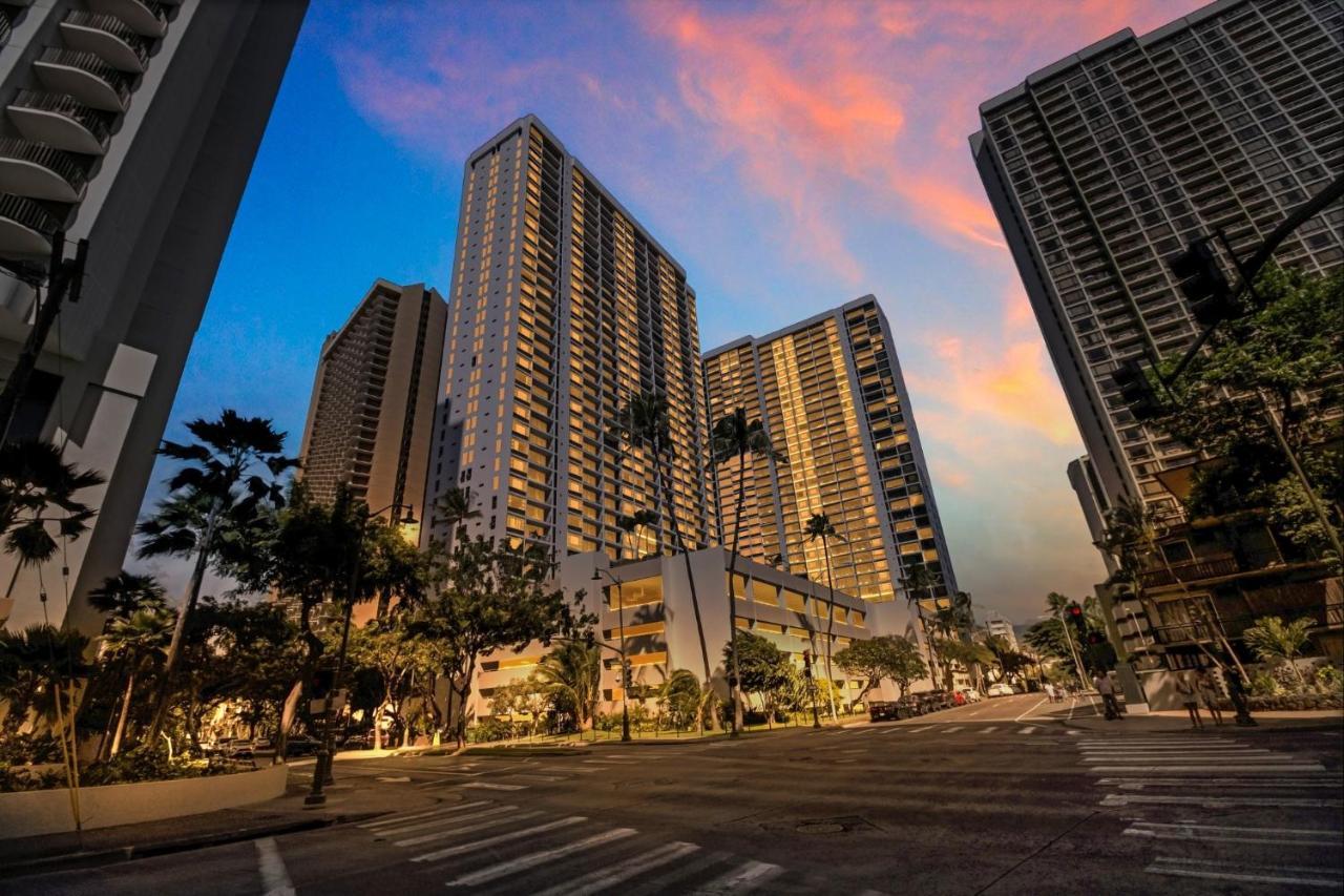 Sea View Condos At The Waikiki Banyan - Free Parking! 호놀룰루 외부 사진