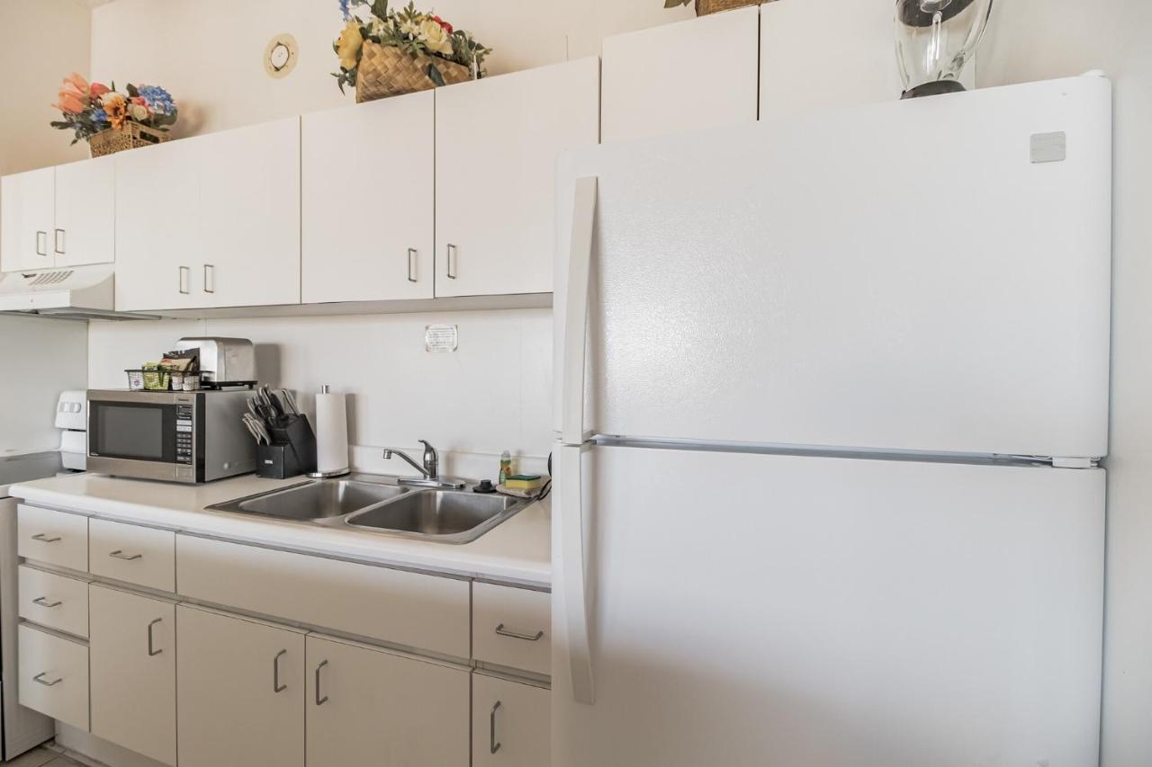 Sea View Condos At The Waikiki Banyan - Free Parking! 호놀룰루 외부 사진