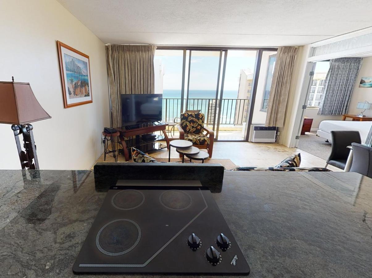 Sea View Condos At The Waikiki Banyan - Free Parking! 호놀룰루 외부 사진