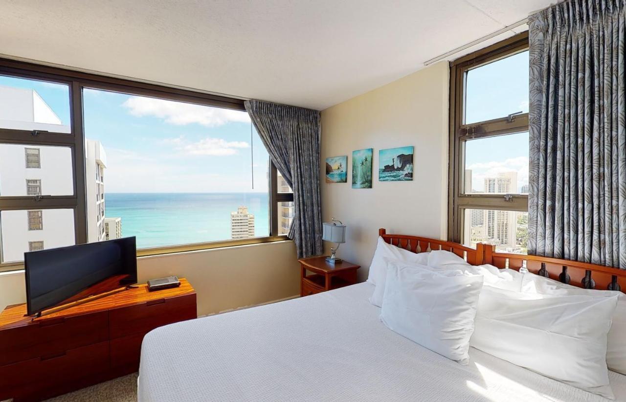 Sea View Condos At The Waikiki Banyan - Free Parking! 호놀룰루 외부 사진