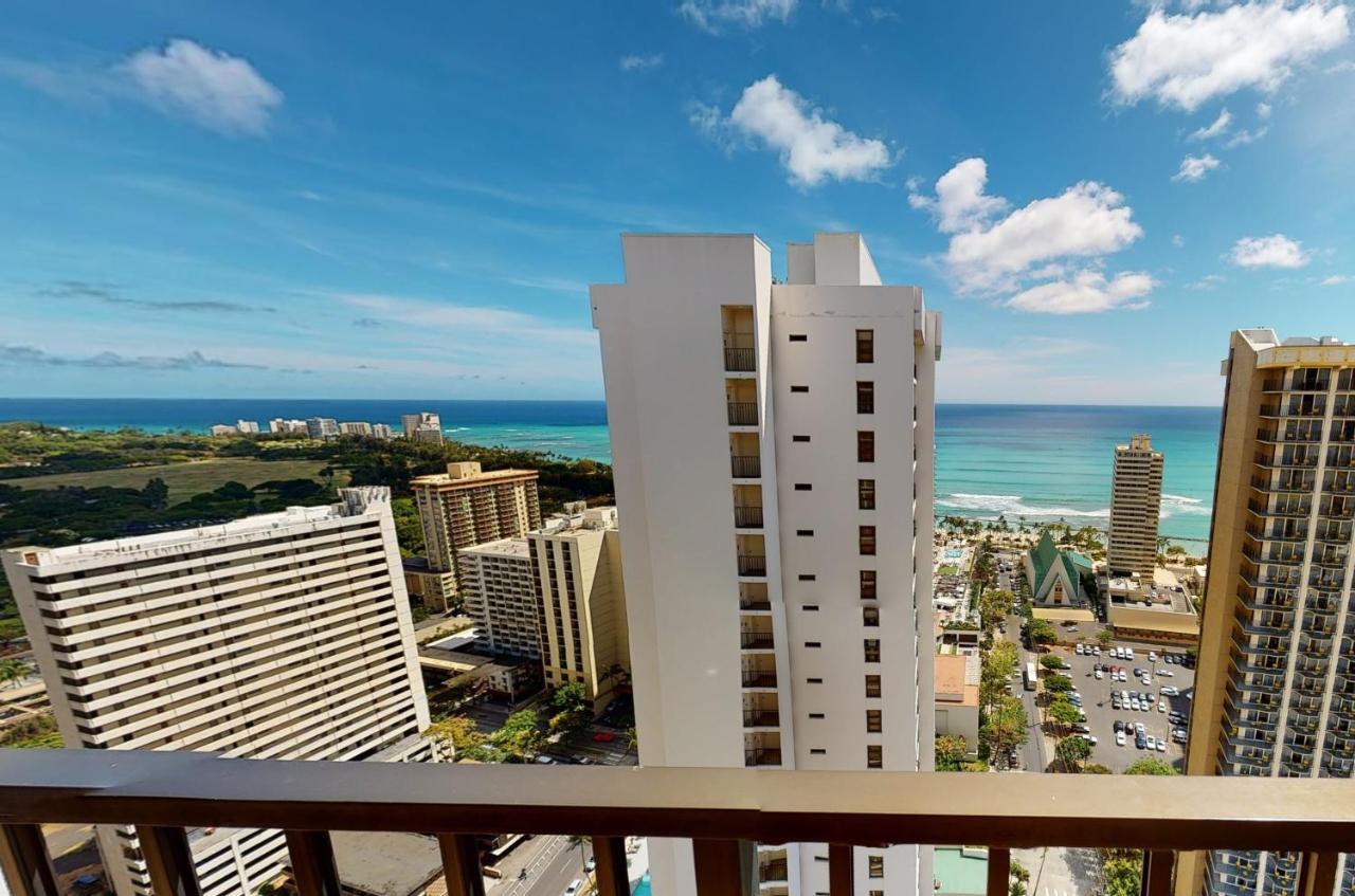 Sea View Condos At The Waikiki Banyan - Free Parking! 호놀룰루 외부 사진