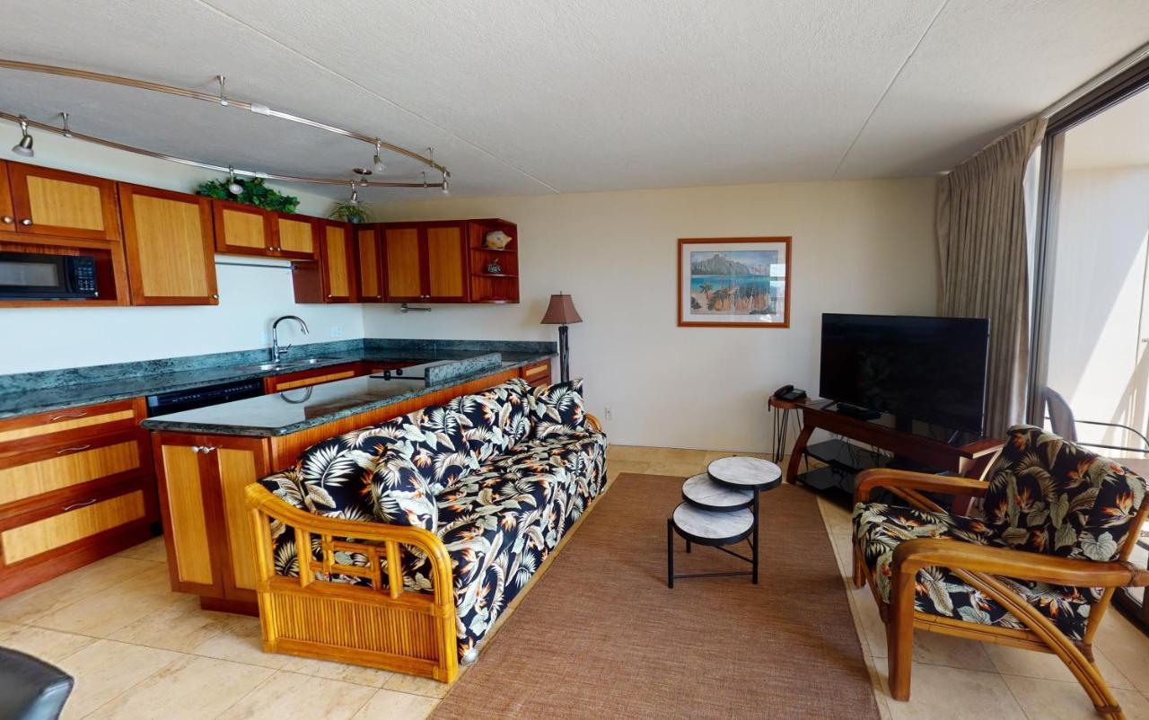 Sea View Condos At The Waikiki Banyan - Free Parking! 호놀룰루 외부 사진