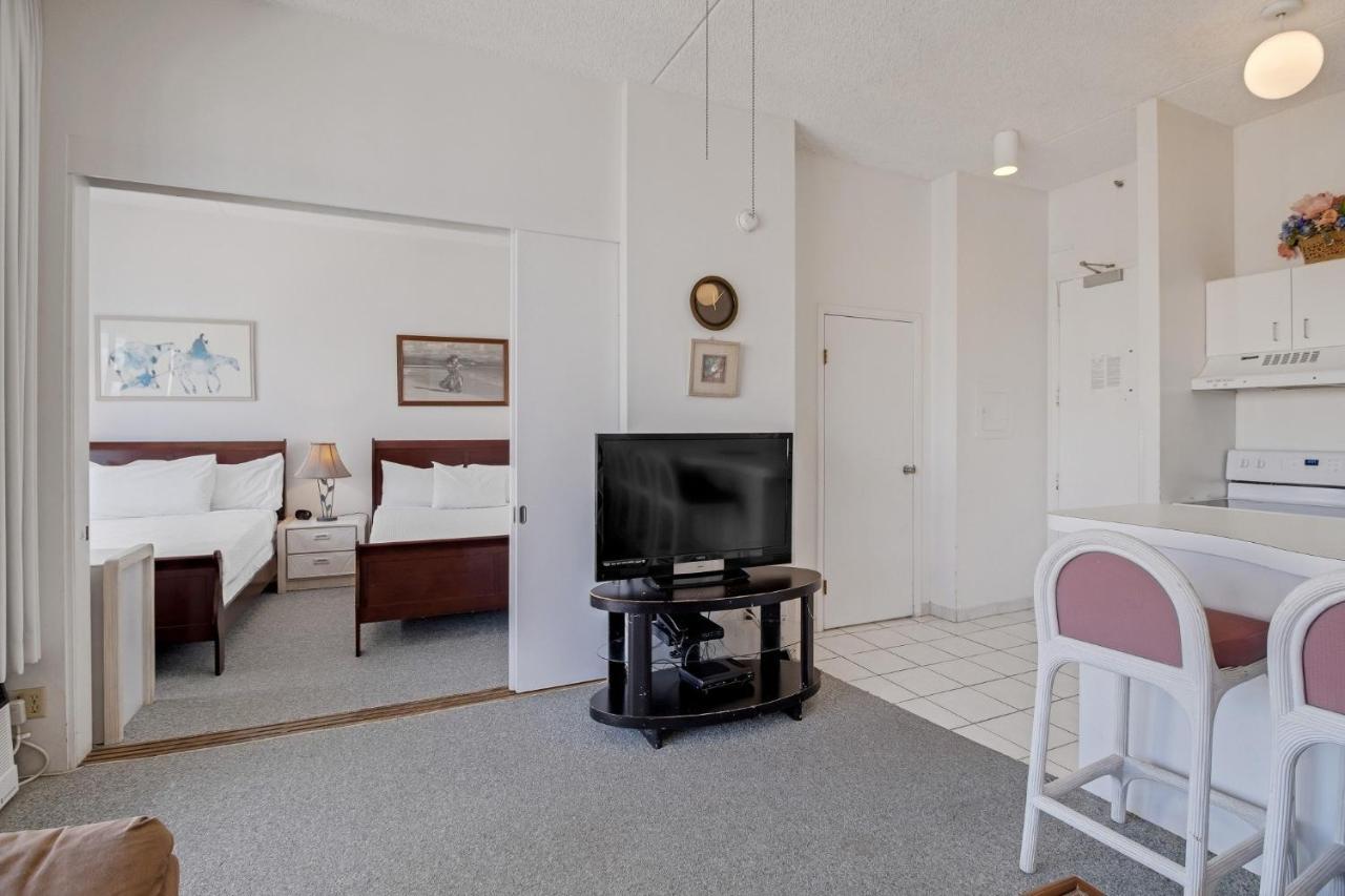 Sea View Condos At The Waikiki Banyan - Free Parking! 호놀룰루 외부 사진