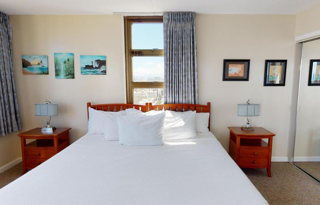 Sea View Condos At The Waikiki Banyan - Free Parking! 호놀룰루 외부 사진