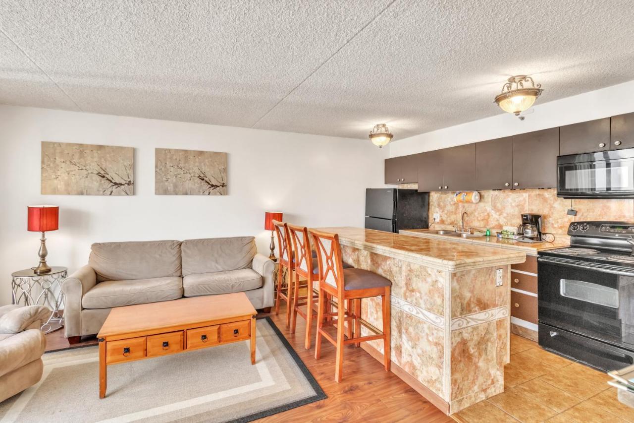 Sea View Condos At The Waikiki Banyan - Free Parking! 호놀룰루 외부 사진