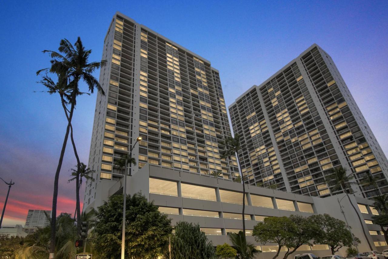Sea View Condos At The Waikiki Banyan - Free Parking! 호놀룰루 외부 사진