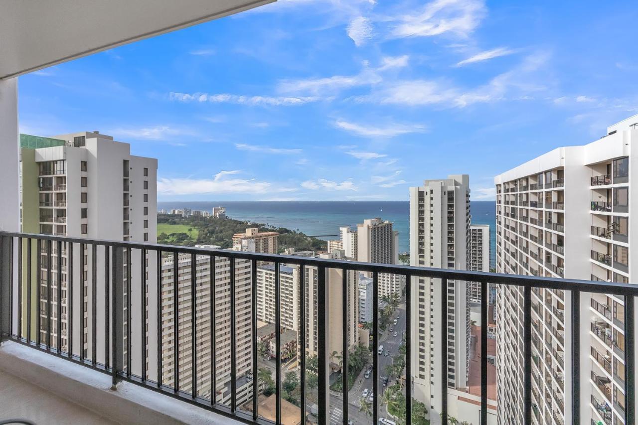 Sea View Condos At The Waikiki Banyan - Free Parking! 호놀룰루 외부 사진